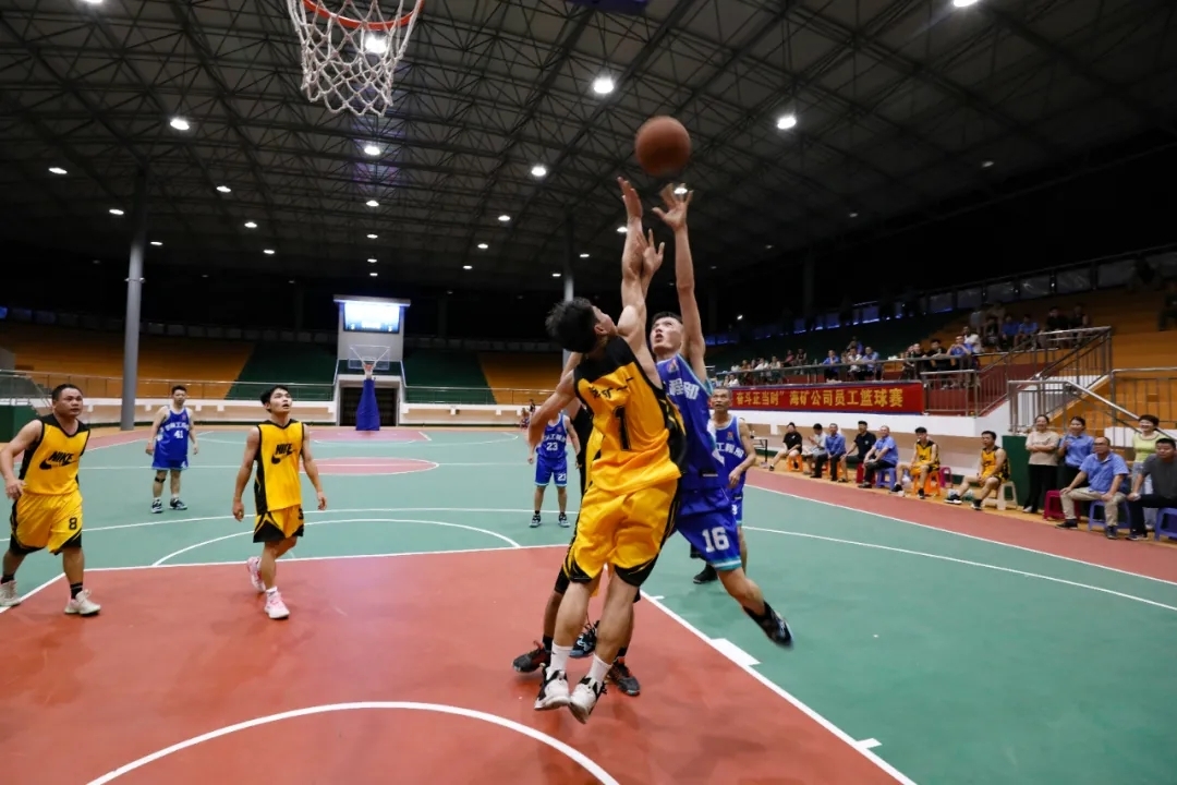 菠菜担保网男子篮球赛圆满落幕33.jpg