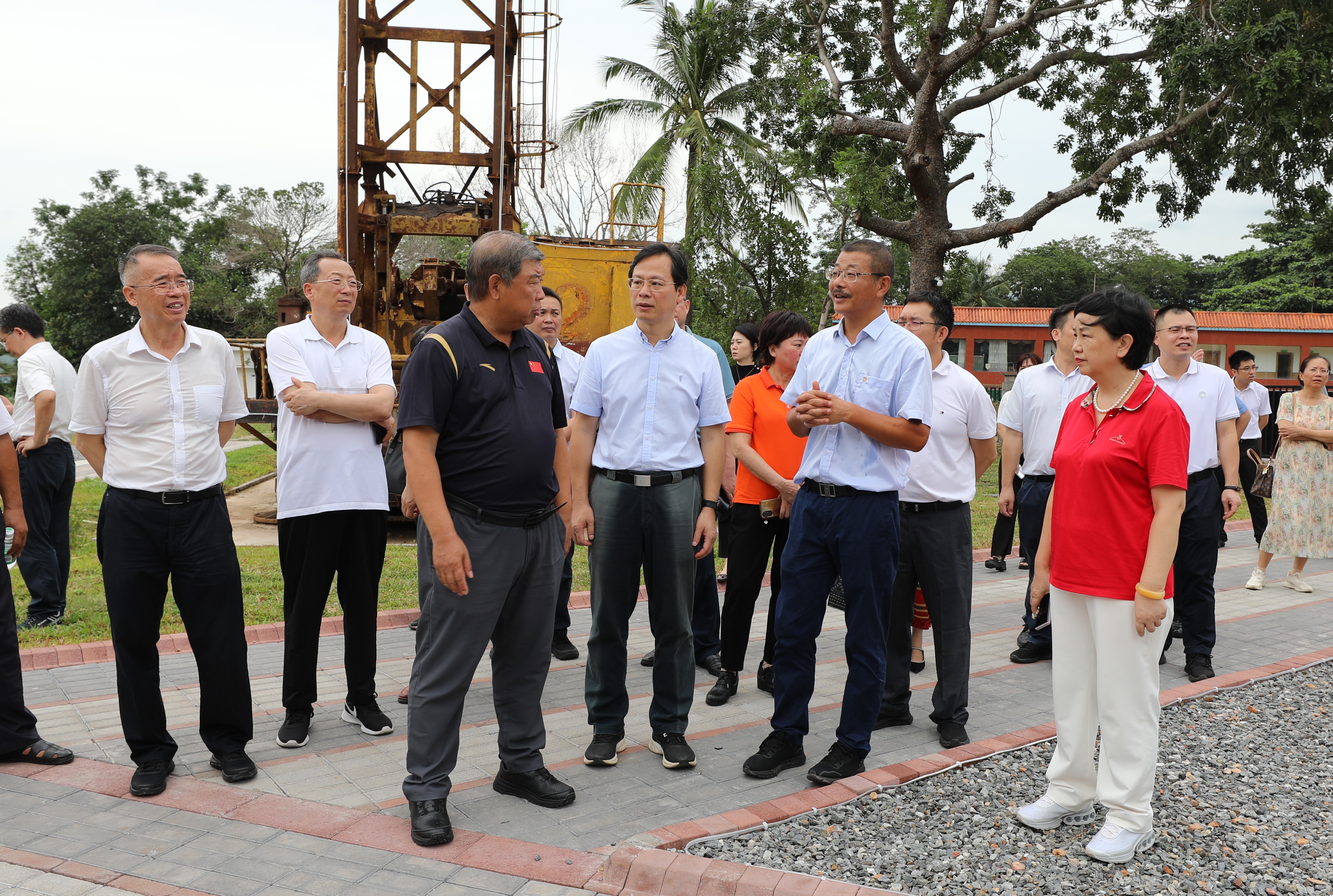 中华慈善总会副会长孙少华一行到访菠菜担保网