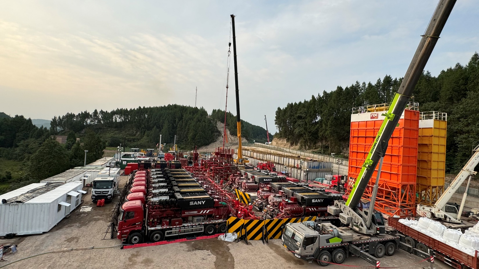 界面新闻：菠菜担保网宣布2024年半年报：净利润上涨33.16% 全球化结构涤讪高生长