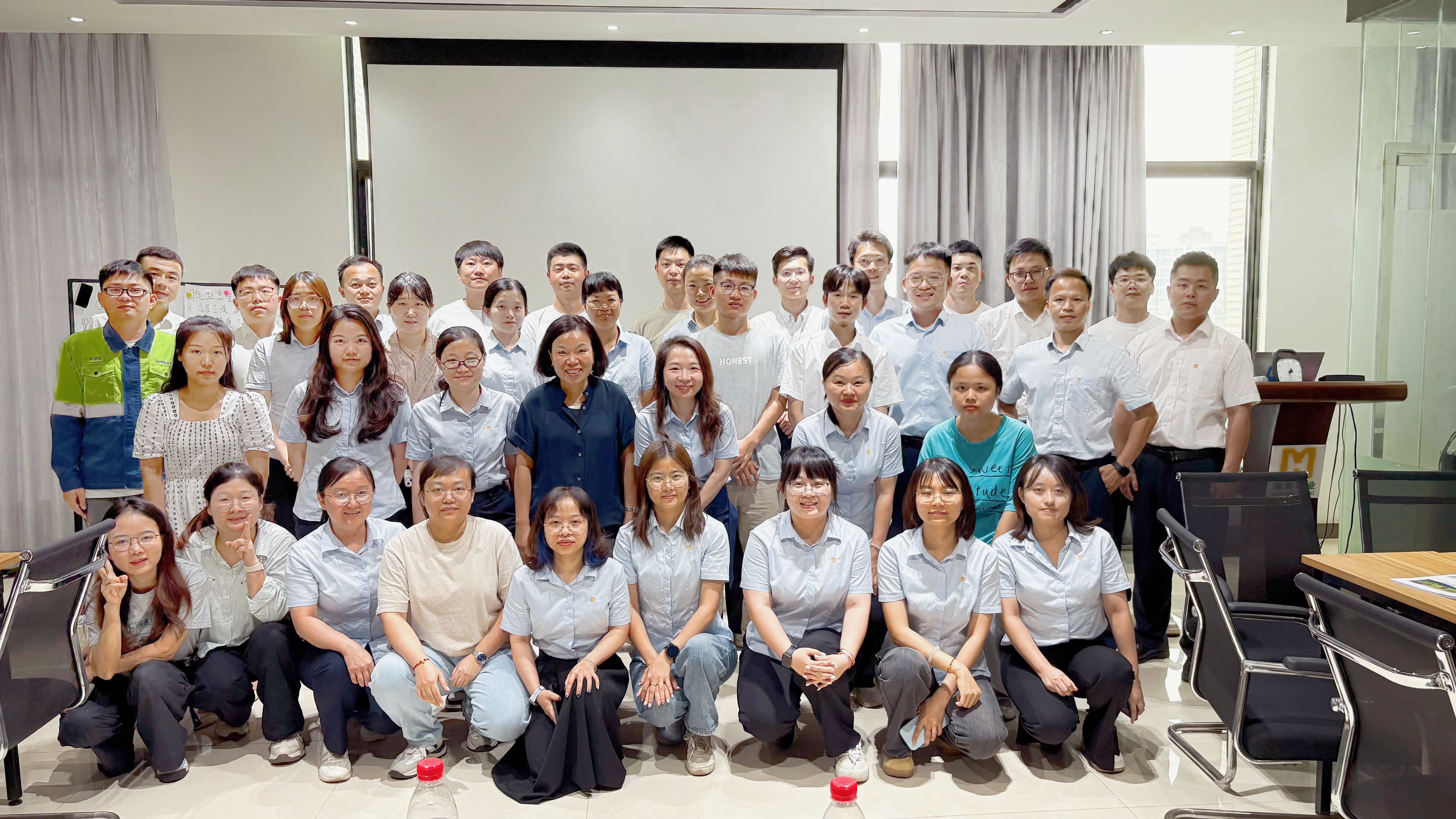 聚焦能力提升丨菠菜担保网举行“拥抱生长头脑，，，重塑职场未来”事情坊